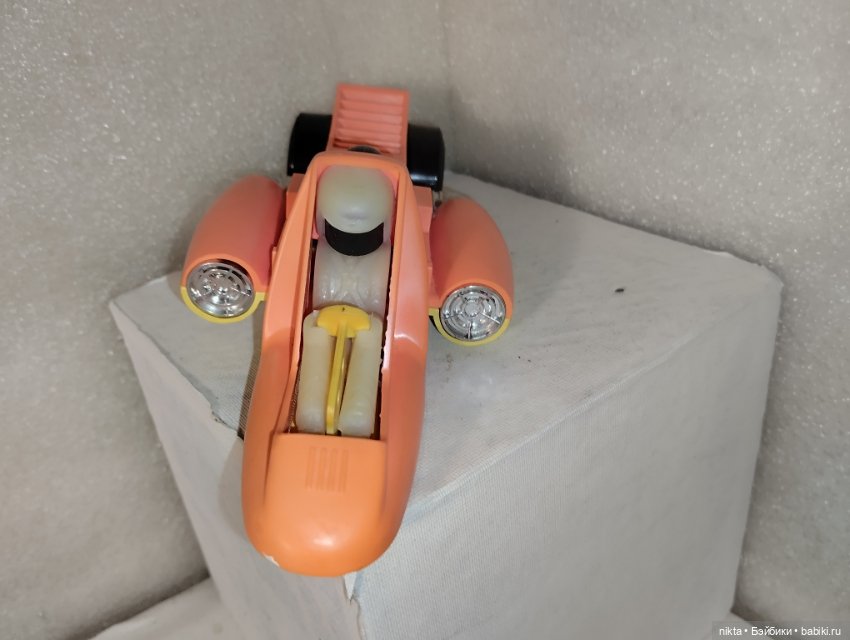 Гоночная машинка СССР для фотосессии (фото 2)