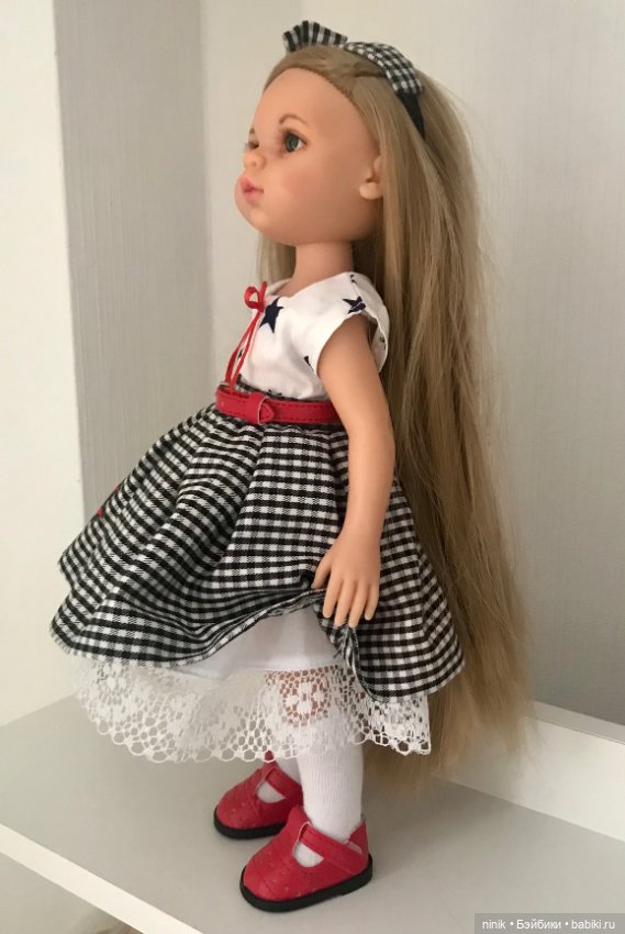 Клетчатая юбочка и повязка на голову