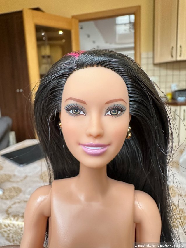 Barbie Ракель на подвижном теле