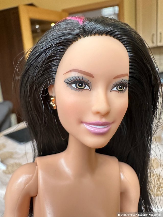 Barbie Ракель на подвижном теле