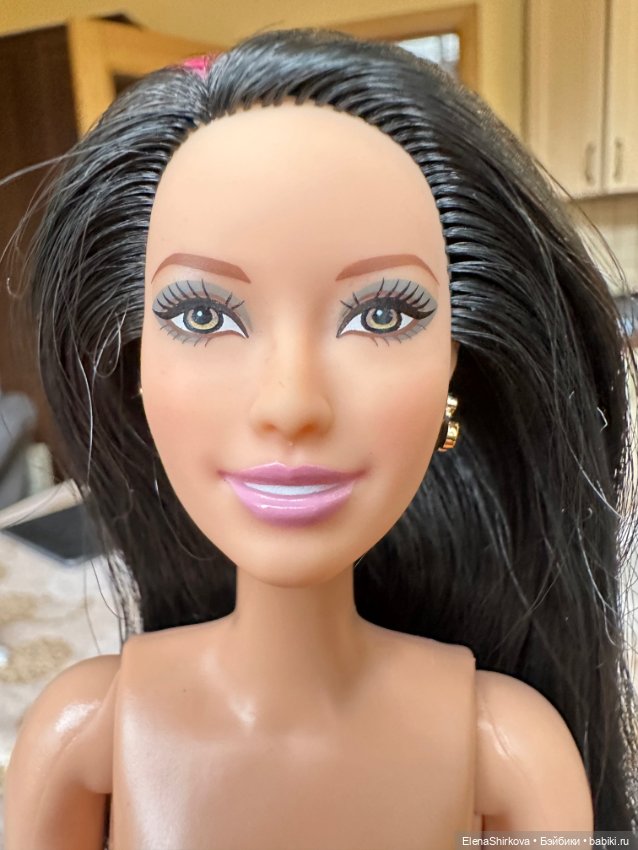 Barbie Ракель на подвижном теле