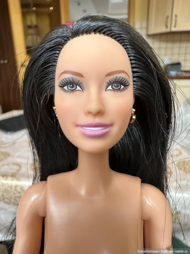 Barbie Ракель на подвижном теле