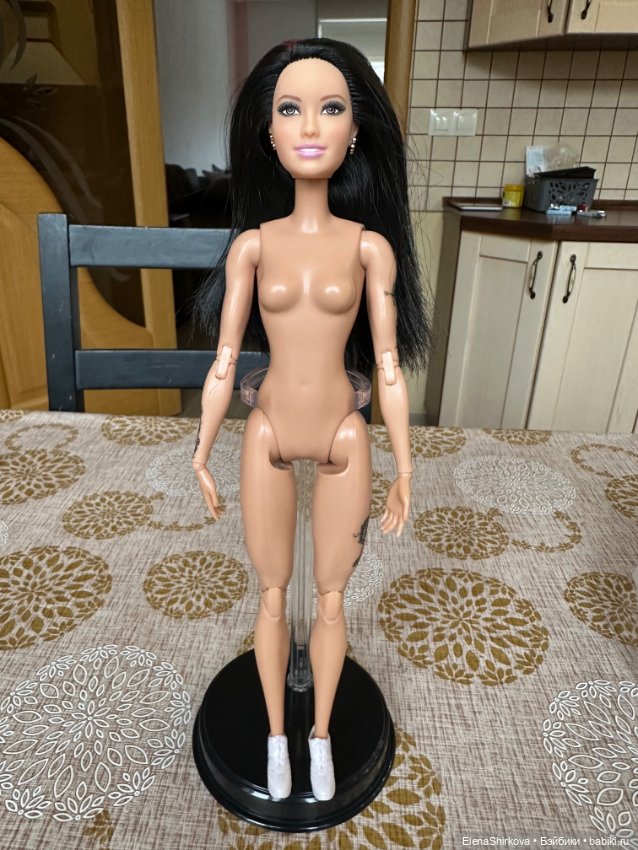 Barbie Ракель на подвижном теле