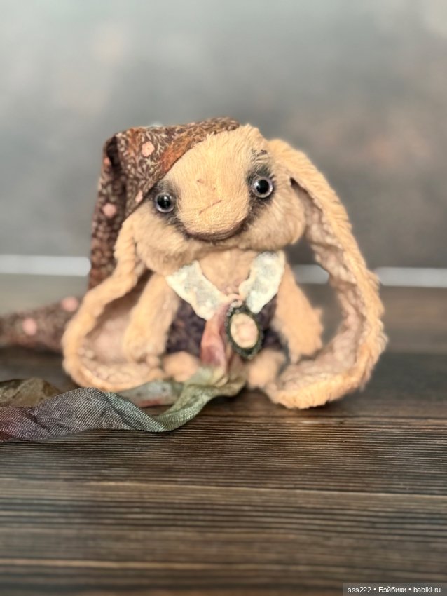 Зайчик с телефоном Ани Колыхаловой (фото 4)