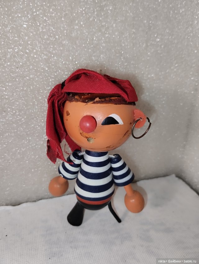 Болгарский деревянный сувенир Пират