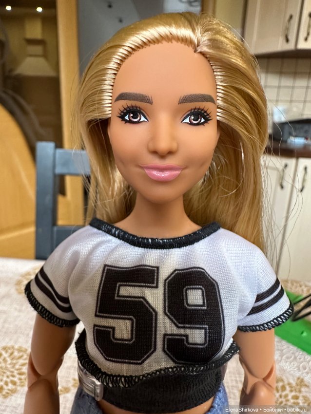Barbie Fashionistas 126 на теле мтм пышки танцовщицы (фото 3)