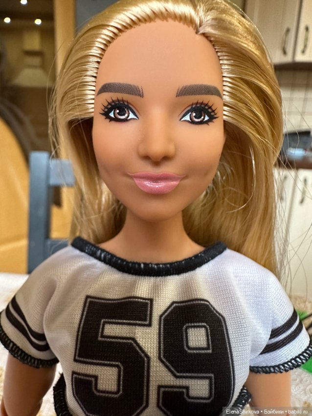 Barbie Fashionistas 126 на теле мтм пышки танцовщицы (фото 4)