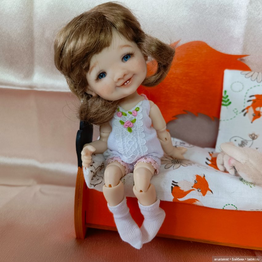 Джиджи в цвете файр с мейком Олеси Гавриленко