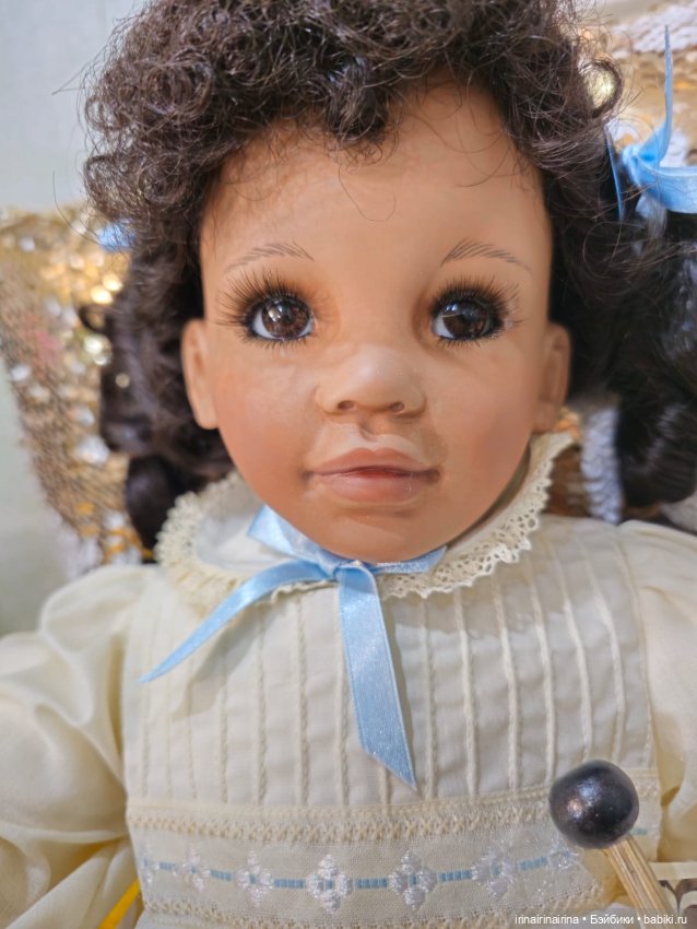 Африка, куколка фарфоровая с барабаном 324.2 (фото 3)