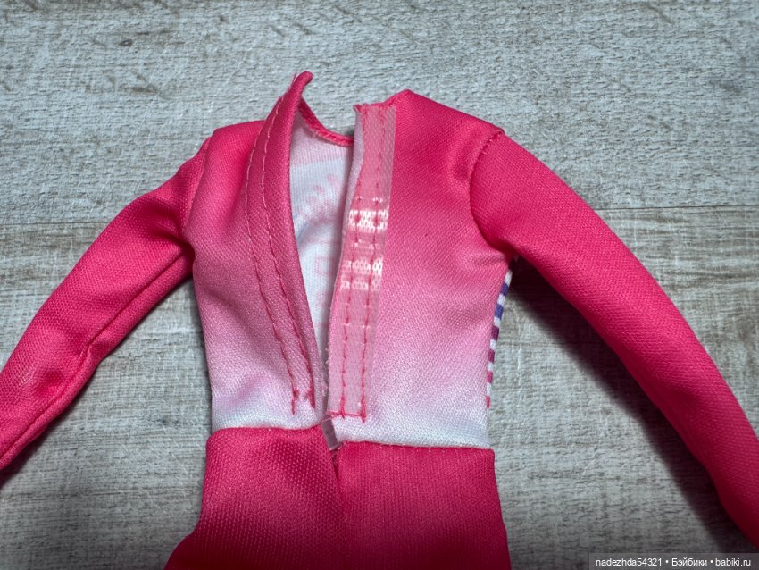 Комбинезон паралимпийца и белые кроссовки (фото 5)