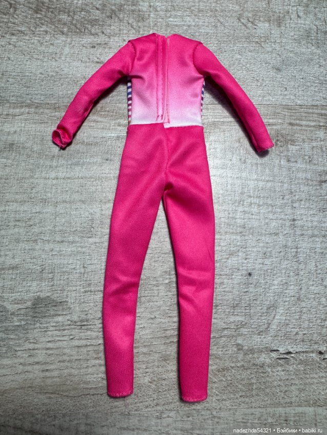 Комбинезон паралимпийца и белые кроссовки (фото 4)