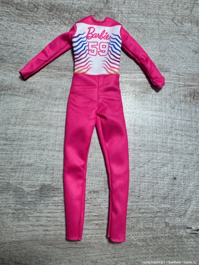 Комбинезон паралимпийца и белые кроссовки (фото 2)