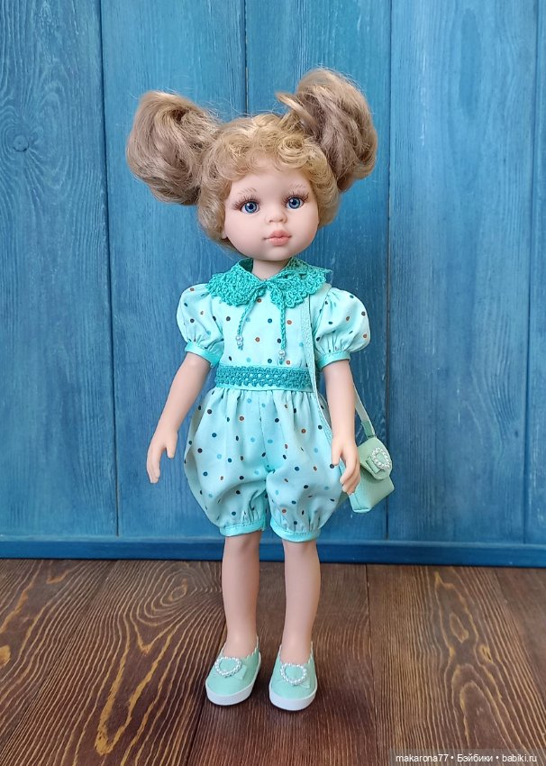 Комбинезон для кукол Паола Рейна 32 см, цвет изумрудный принт