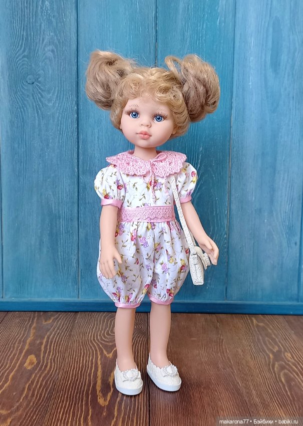 Комбинезон для кукол Паола Рейна 32 см, цвет розовый принт