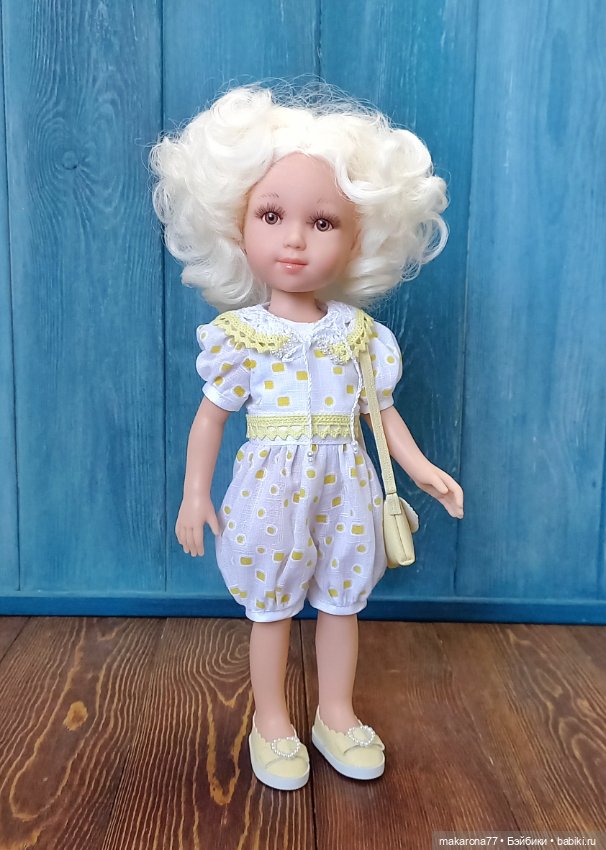 Комбинезон для кукол Паола Рейна 32 см, цвет белый/желтый принт (фото 2)