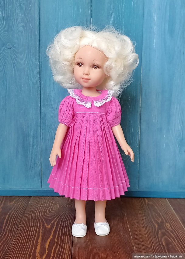 Платье "Батист" для кукол Паола Рейна 32 см, цвет фуксия