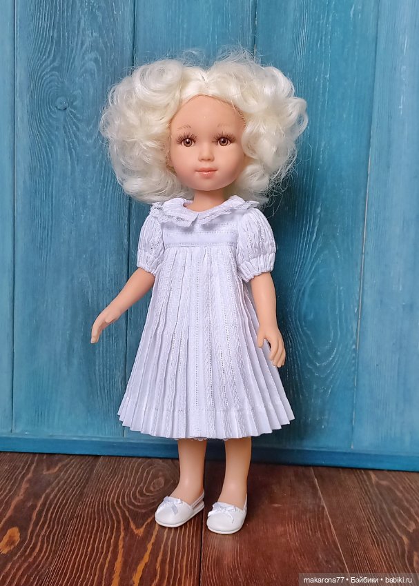 Платье "Батист" для кукол Паола Рейна 32 см, цвет белый