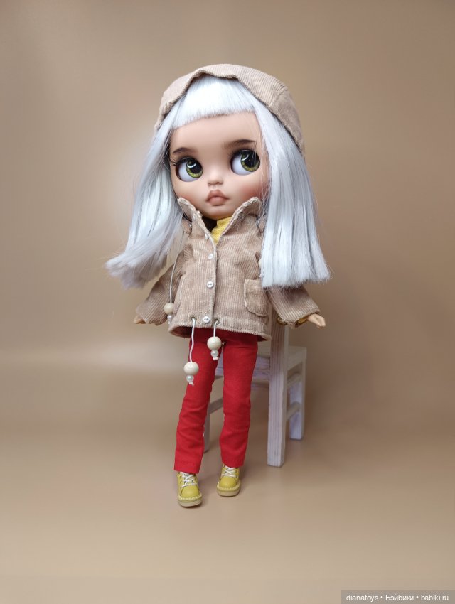 Куртка для Блайз, съемный капюшон