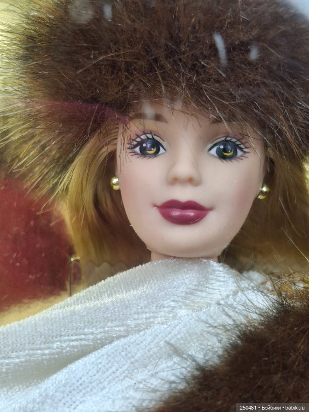 Winter Classic Barbie (blonde) 2001 (фото 6)