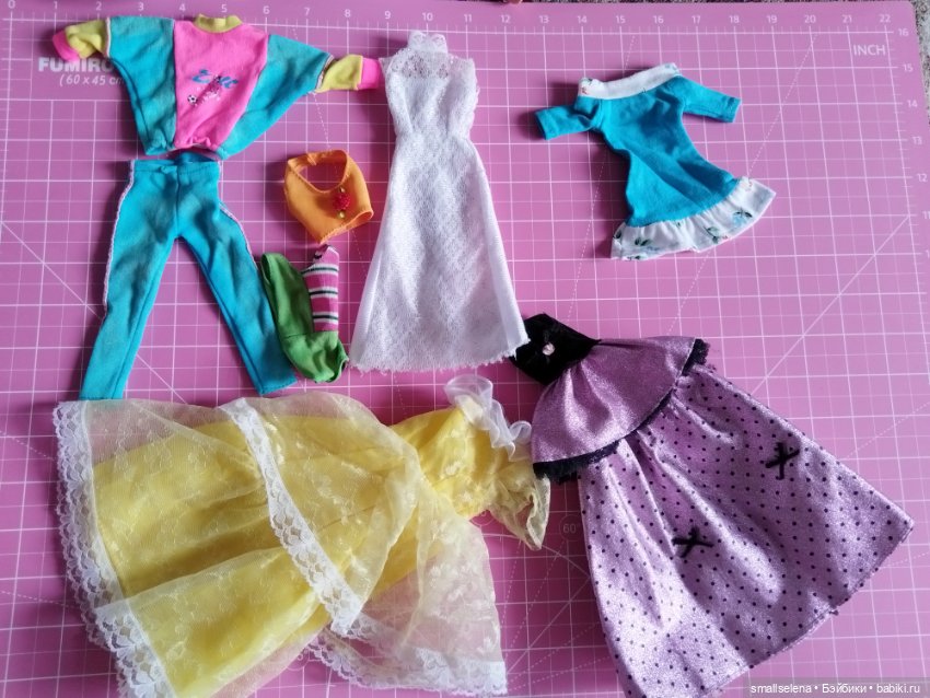 Лот одежды на кукол формата барби, бетти, сандра и прочие 30см
