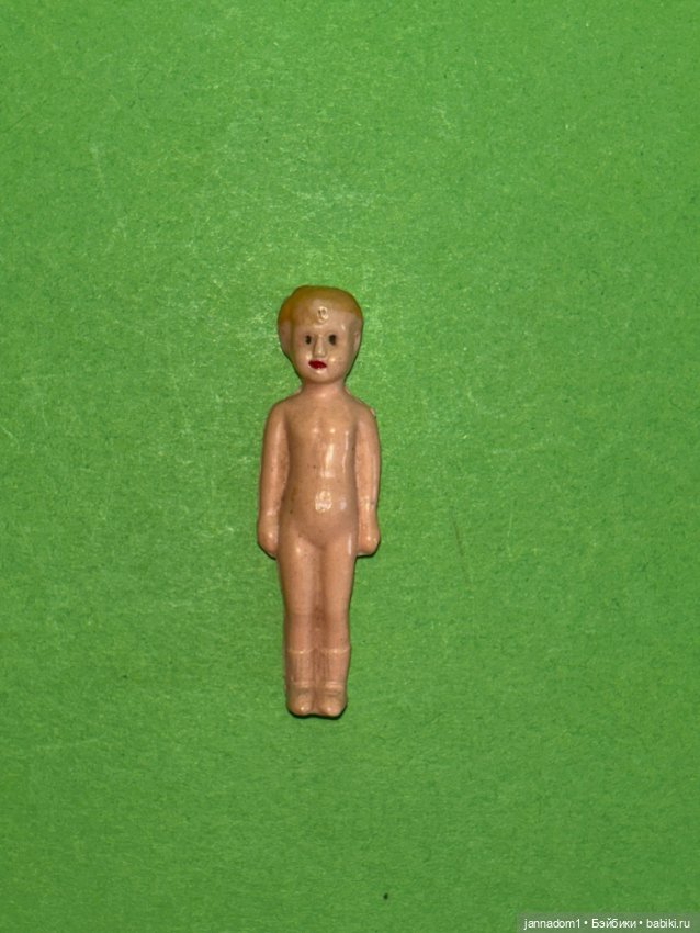 Редкая целлулоидная куколка Petitcolin, высота 5 см