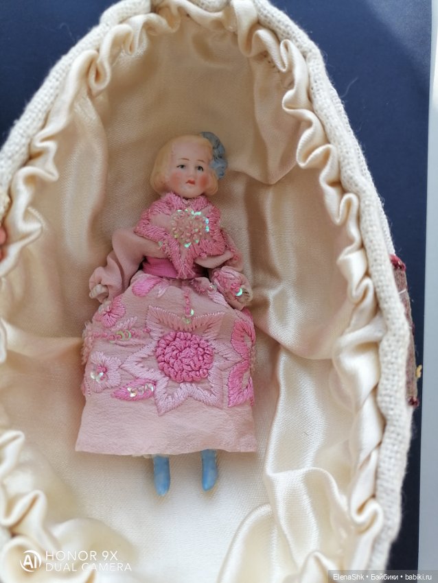 Авторская мини-кукла в авторском яйце (фото 3)