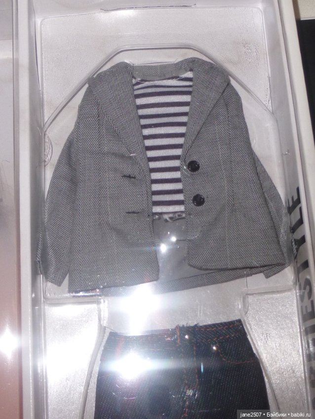 Коллекционная Барби Barbie Barbiestyle #3 NRFB (или Nude / полный аутфит) (фото 4)