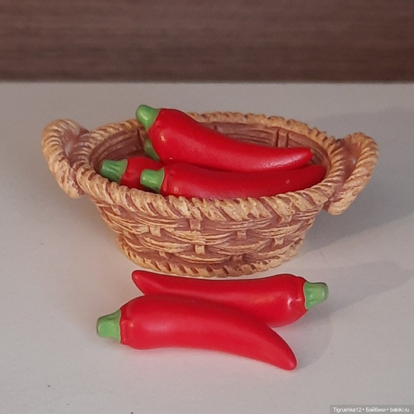Корзинка с перчиками — Миниатюра для кукол (фото 3)