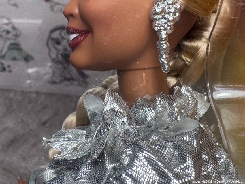 Барби Миссис Тоесть из фильма "Излом времени" (фото 6)