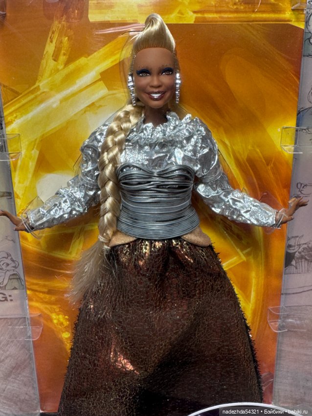 Барби Миссис Тоесть из фильма "Излом времени"