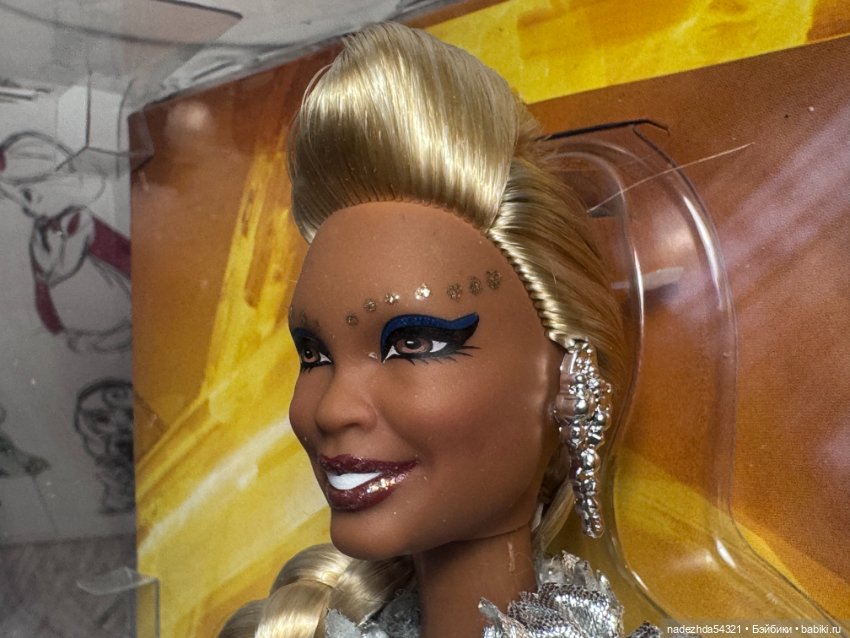Барби Миссис Тоесть из фильма "Излом времени" (фото 5)