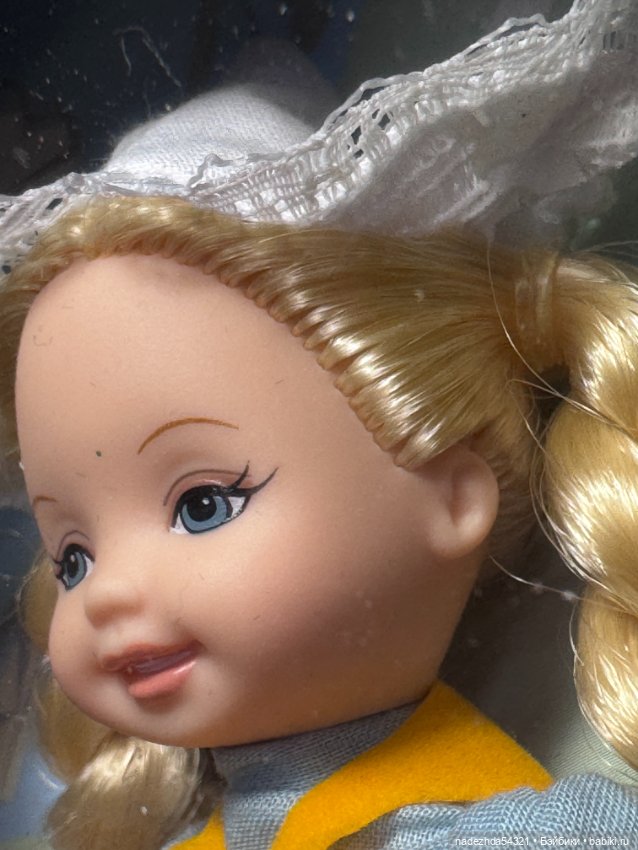 Барби Келли "Куклы мира" Голландия. 2004 год. Разделила сет (фото 6)