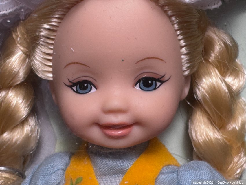 Барби Келли "Куклы мира" Голландия. 2004 год. Разделила сет (фото 3)