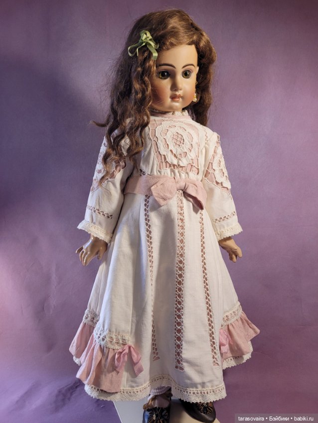 Платье и боннет для куклы 70-75 см