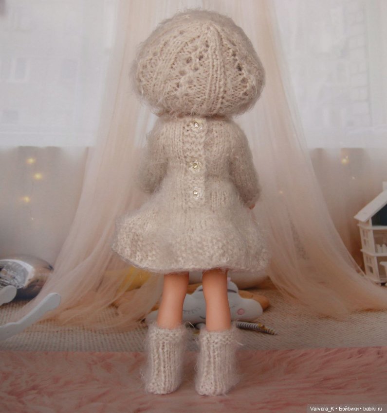 Вязаный комплект для Paola Reina 32 см, № 15