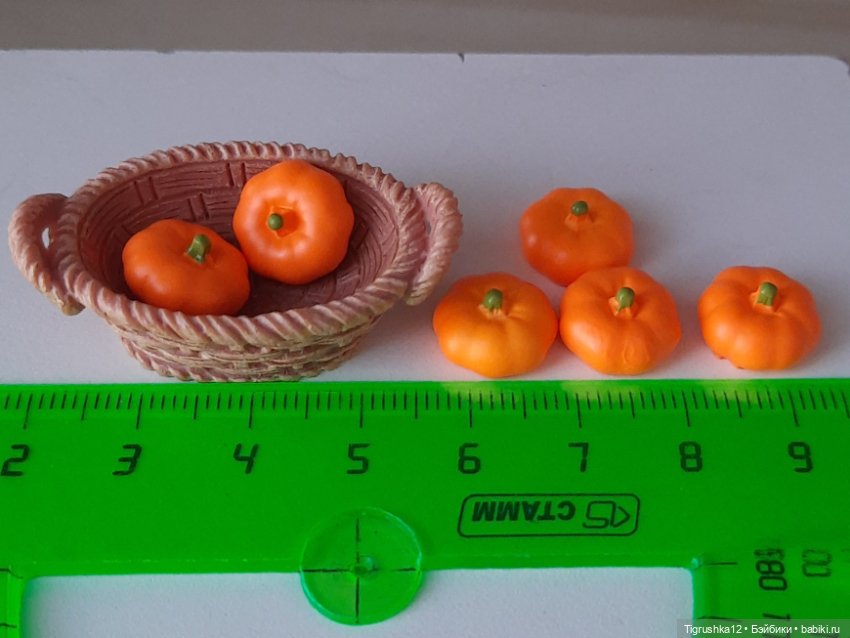 Корзинка с тыквами — Миниатюра для кукол (фото 5)