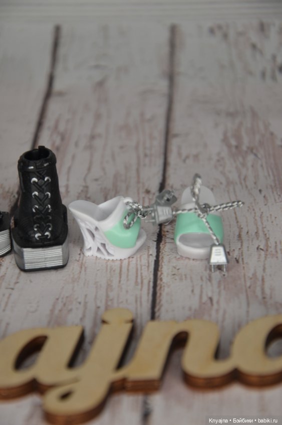 Обувь на Rainbow High (Shadow High) (фото 5)