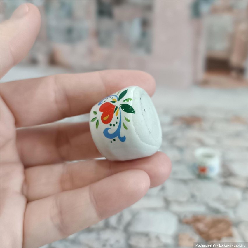 Кашпо, фаянс — Миниатюра для кукол