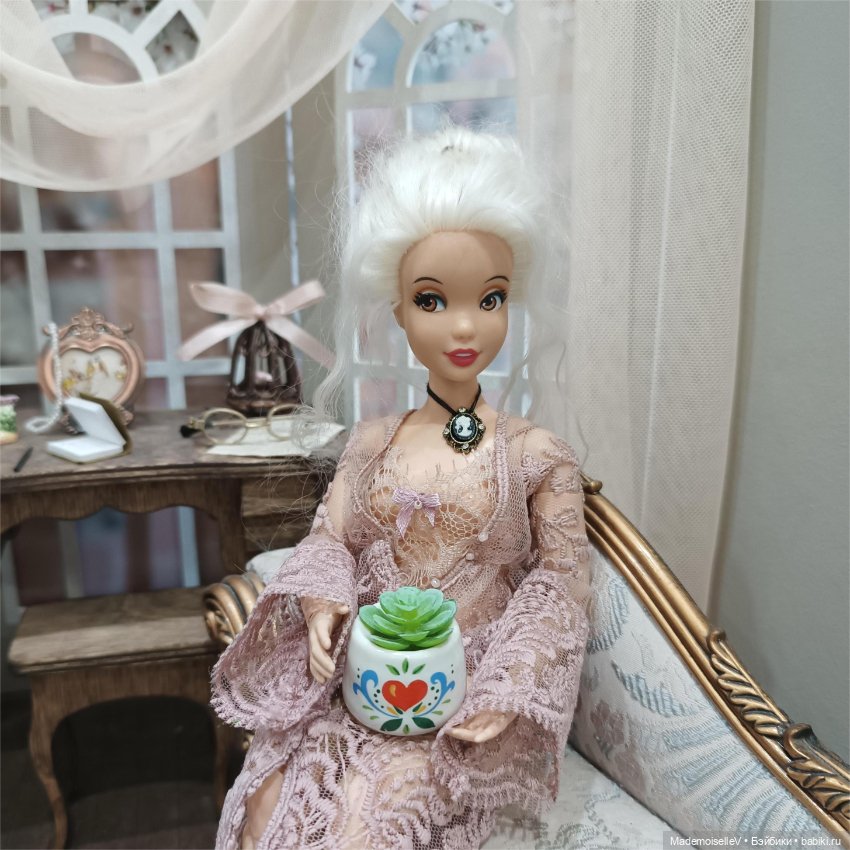 Кашпо, фаянс — Миниатюра для кукол