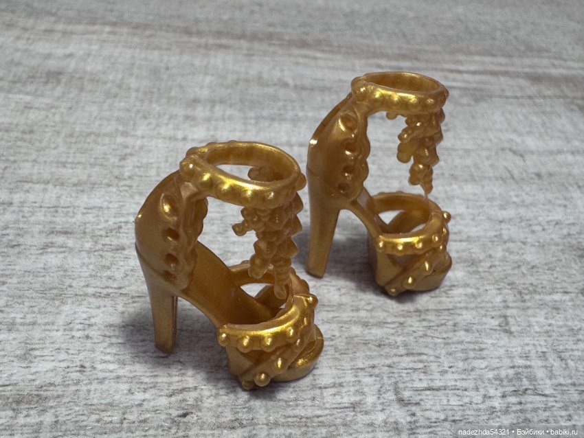 Китайский аутфит, пародия на Дивали