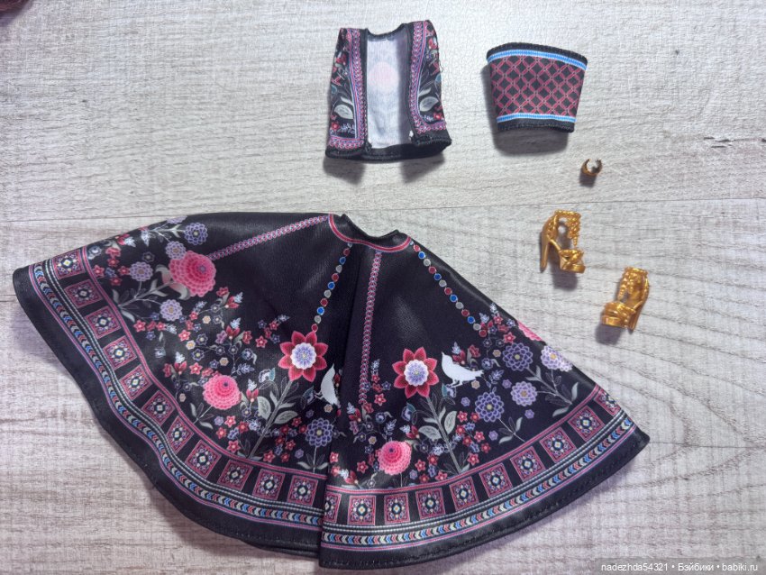 Китайский аутфит, пародия на Дивали