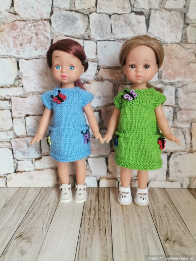 Много вязаных нарядов для мини Паолки (фото 2)