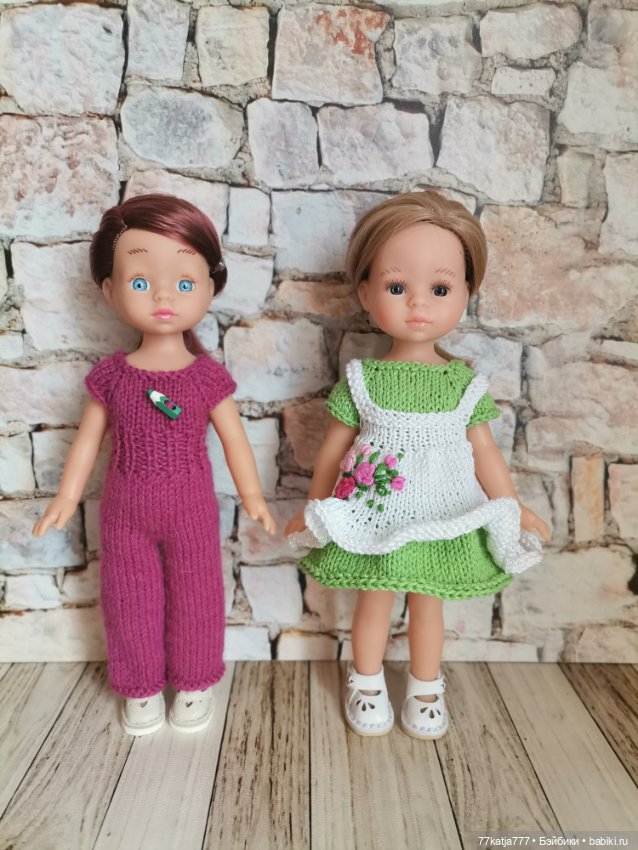 Много вязаных нарядов для мини Паолки
