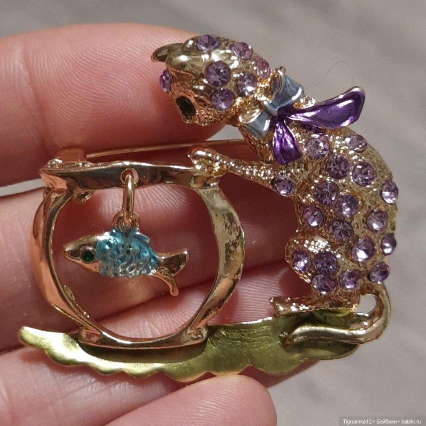 Брошь кошечка с рыбкой — Украшения и очки для кукол (фото 3)