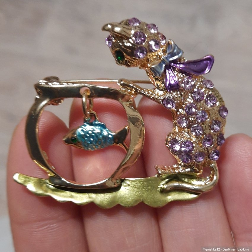 Брошь кошечка с рыбкой — Украшения и очки для кукол (фото 2)