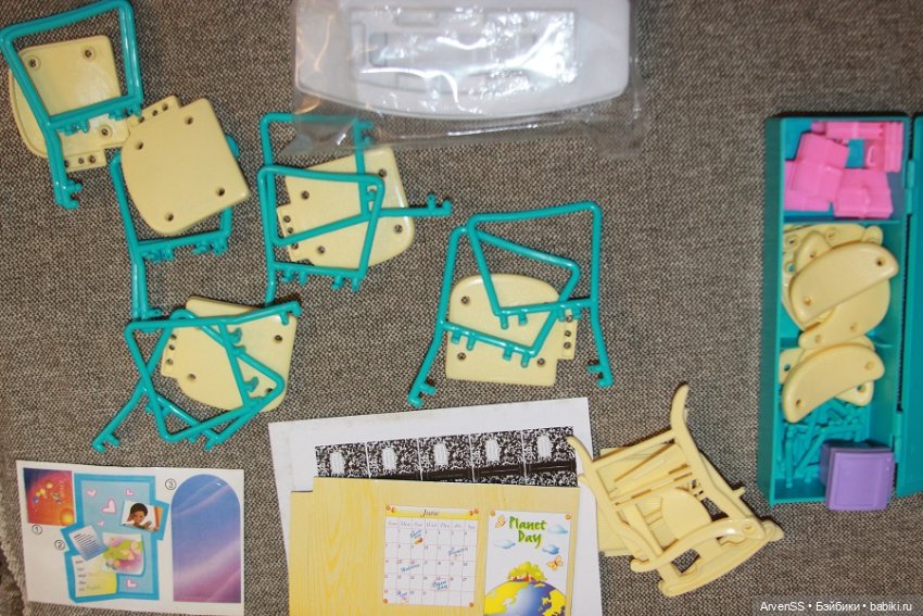 Набор мебели для классной комнаты от фирмы Gloria (Classroom Play Set ) (фото 4)