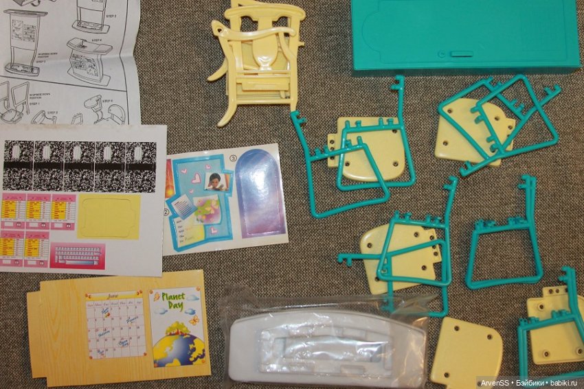 Набор мебели для классной комнаты от фирмы Gloria (Classroom Play Set ) (фото 3)