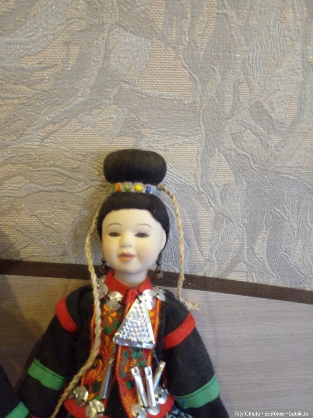 Национальные куклы одним лотом (фото 3)