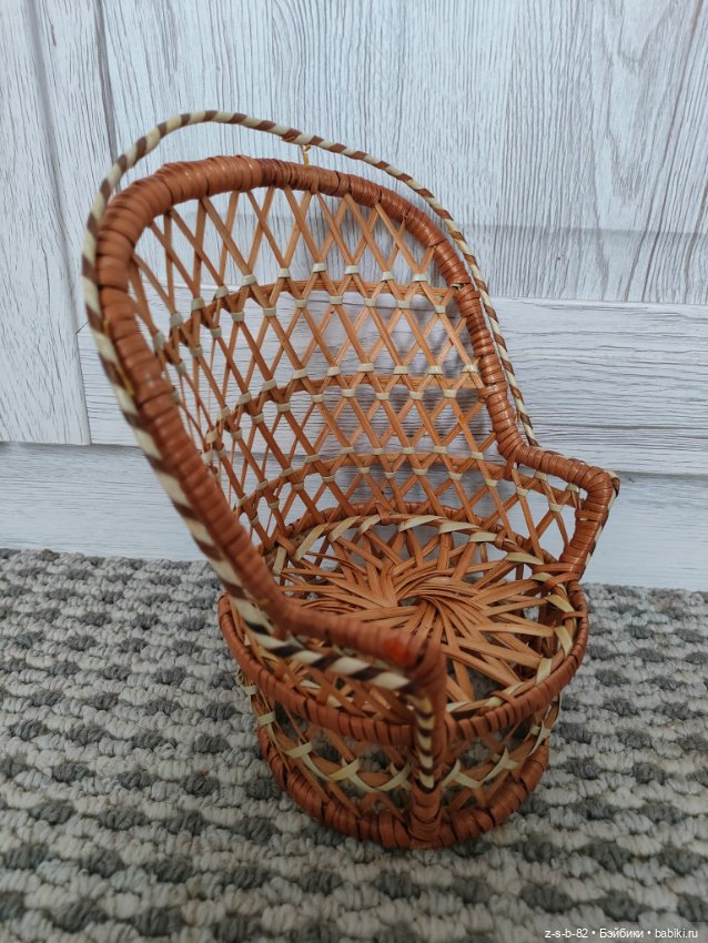 Плетёное кресло для кукол (фото 6)