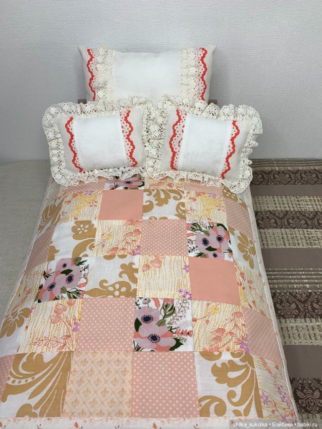 Кукольная постель с лоскутным одеялом (фото 8)